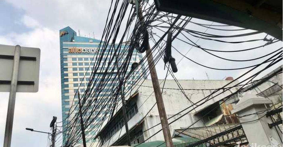 Ilustrasi kabel semrawut
