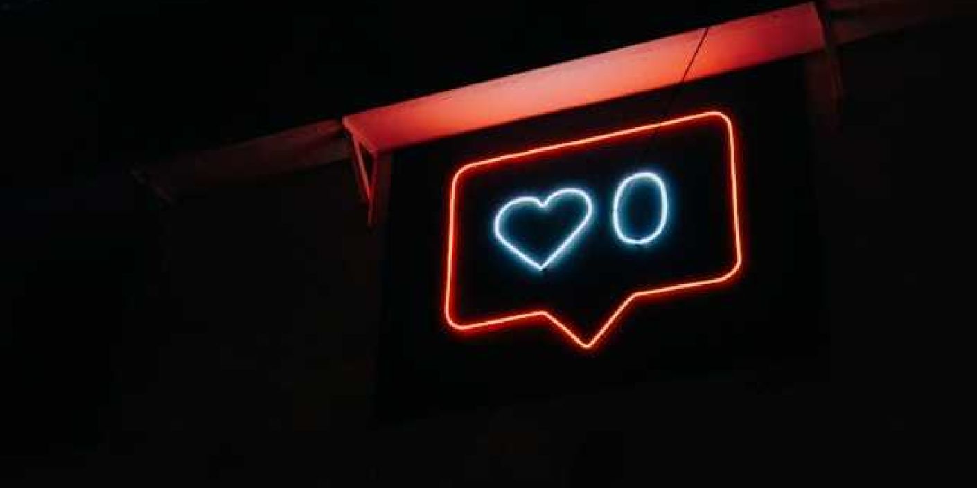 Salah satu bentuk digital detox adalah dengan meninggalkan bermain media sosial (Foto: unsplash/Prateek Karyal)