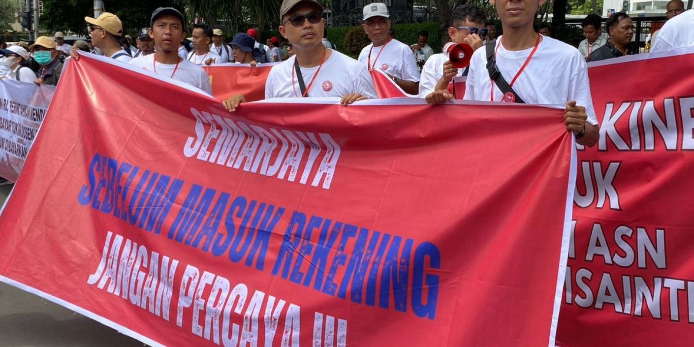 Demo dosen tuntut tukin (FOTO: Kompas)
