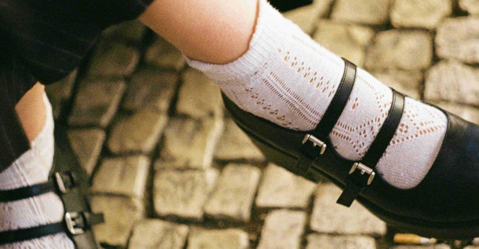 Sepatu Mary Jane (Efe Ersoy - Pexels)