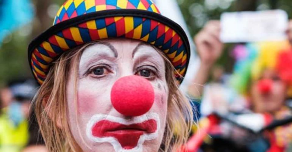 Dark jokes, candaan yang sensitif dan seringkali terasa seperti hinaan (Foto: Ehimetalor Akhere Unuabona/unsplash)