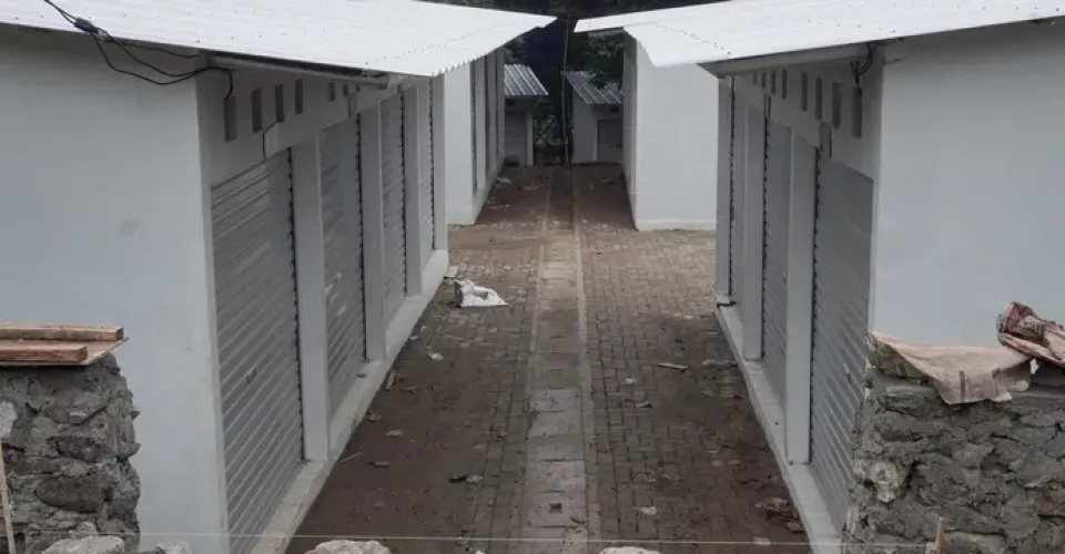 FOTO: Tempat Relokasi Pedagang Pasar Barito di Lenteng Agung (sumber: Merdeka.com/ Randi Saputra)