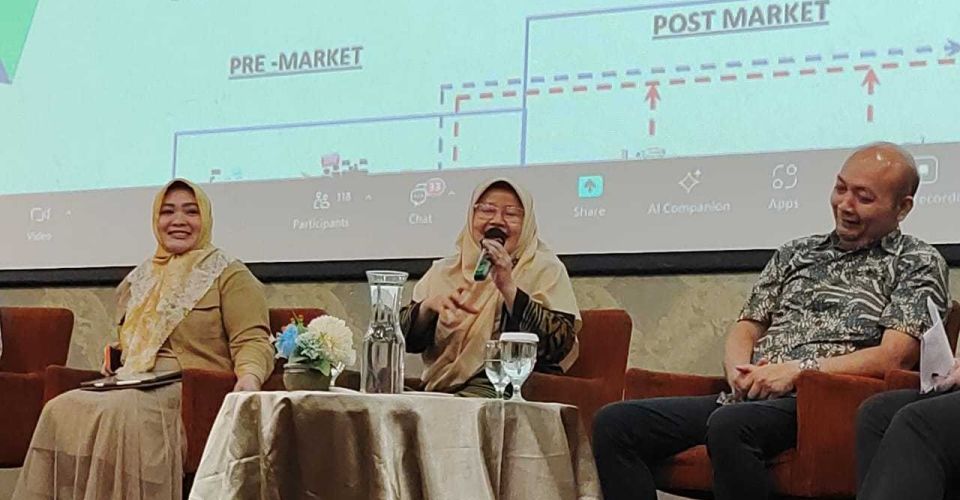 Yeni Restiani (tengah) berbicara mengenai peran BPOM dalam menghadapi masalah BPA (Foto: Raihan Atha/Jakarta Icon)