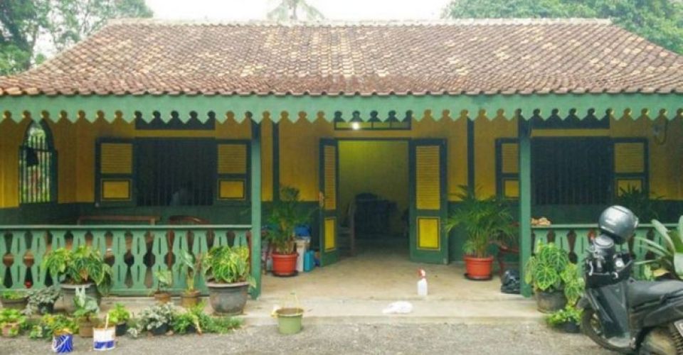Pagar Rumah Ciri Khas Betawi (Pinterest: artikel.rumah.123.com)