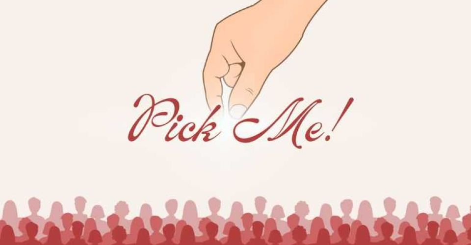 Seseorang dengan sifat pick me akan mencoba segala cara agar menjadi pusat perhatian dan merasa spesial (Ilustrasi: Raihan Atha)