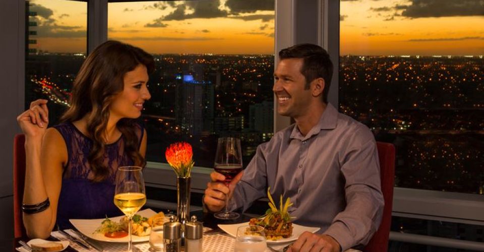 Romantic Dinner (Pinterest: Conrad Cartagena)