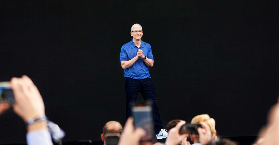 Tim Cook di WWDC 2024 (Apple)