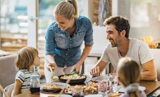 <a href="index.php?option=com_tags&view=tag&id[0]=91:parenting">Parenting</a>, <a href="index.php?option=com_tags&view=tag&id[0]=105:anak">Anak</a>, <a href="index.php?option=com_tags&view=tag&id[0]=537:kebiasaan">Kebiasaan</a>, <a href="index.php?option=com_tags&view=tag&id[0]=991:etika">Etika</a>, <a href="index.php?option=com_tags&view=tag&id[0]=992:etika-makan">Etika makan</a>