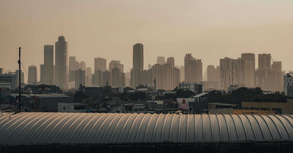 Suasana Jakarta dengan asap polusi di sekitarnya (Foto: pexels/Tri prihann
