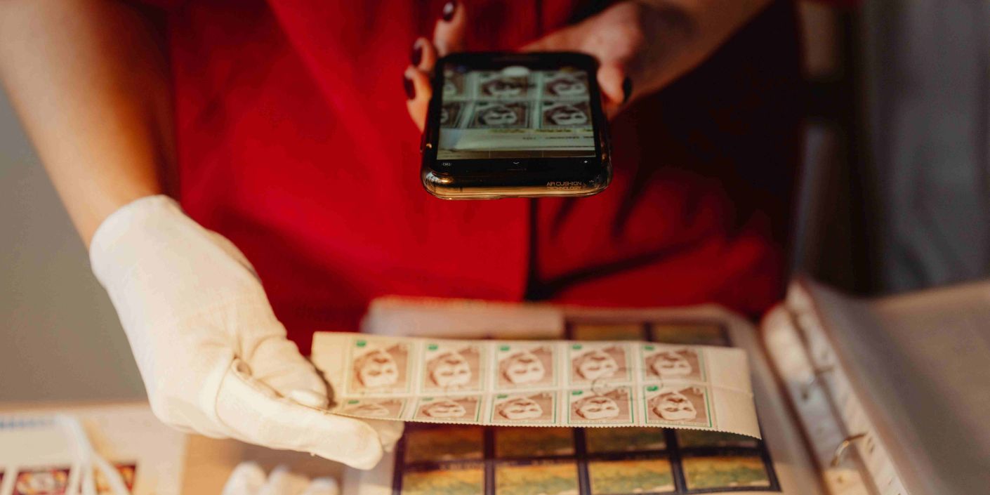 Filateli (FOTO: Pexels)