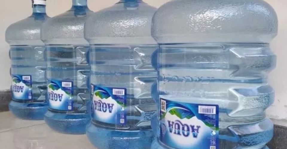FOTO: Galon AQUA (sumber: SIPlah TOKO LADANG)