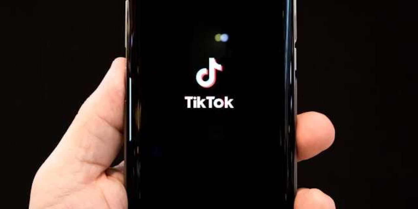 Tiktok chroming menjadi tren berbahaya bagi anak muda (Olivier/Unsplash)