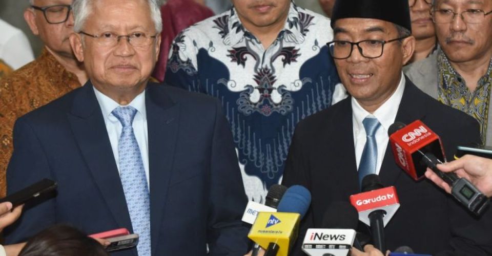Satryo Soemantri dan Brian Yuliarto (FOTO: Antara)