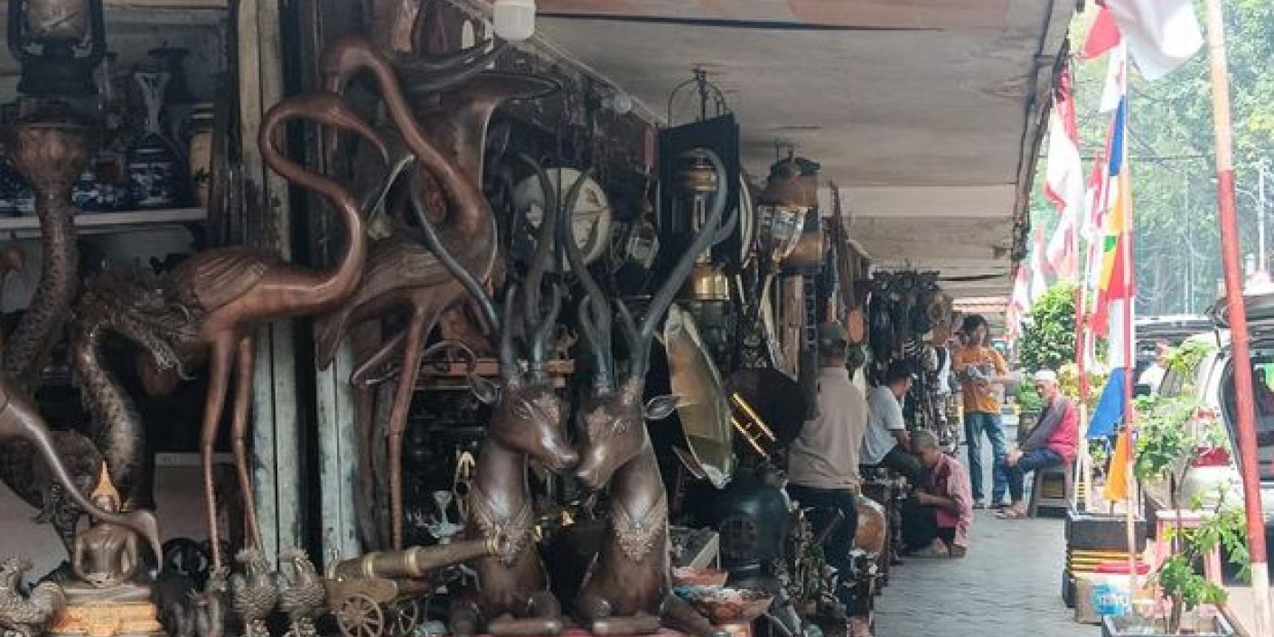 Pasar Antik Triwindu Surakarta (Pinterest)