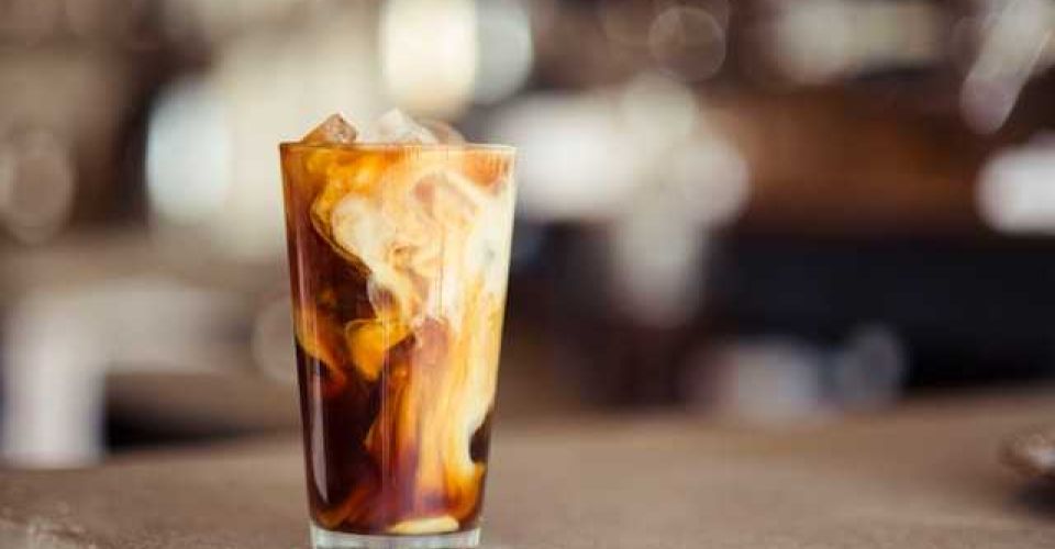 Minum kopi jadi budaya orang Jakarta (Demi Deherrera/Unsplash)
