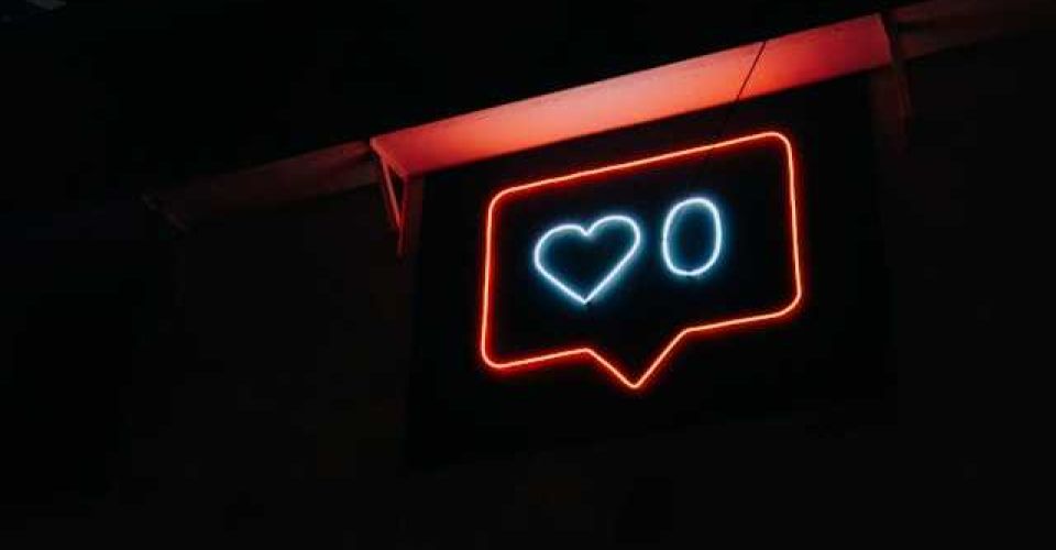 Salah satu bentuk digital detox adalah dengan meninggalkan bermain media sosial (Foto: unsplash/Prateek Karyal)