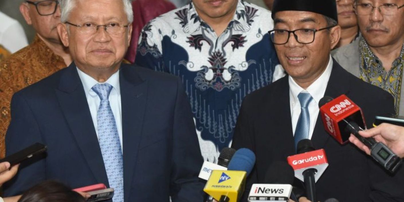 Satryo Soemantri dan Brian Yuliarto (FOTO: Antara)