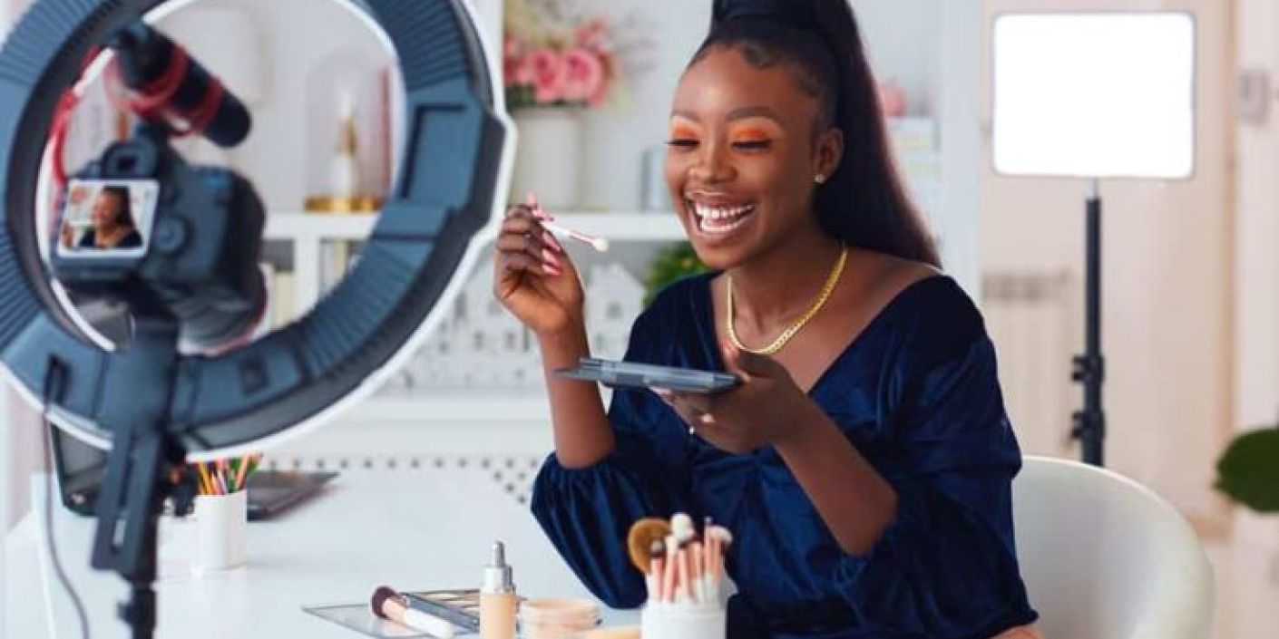 Content Creator (Pinterest: theworkathomewoman.com)