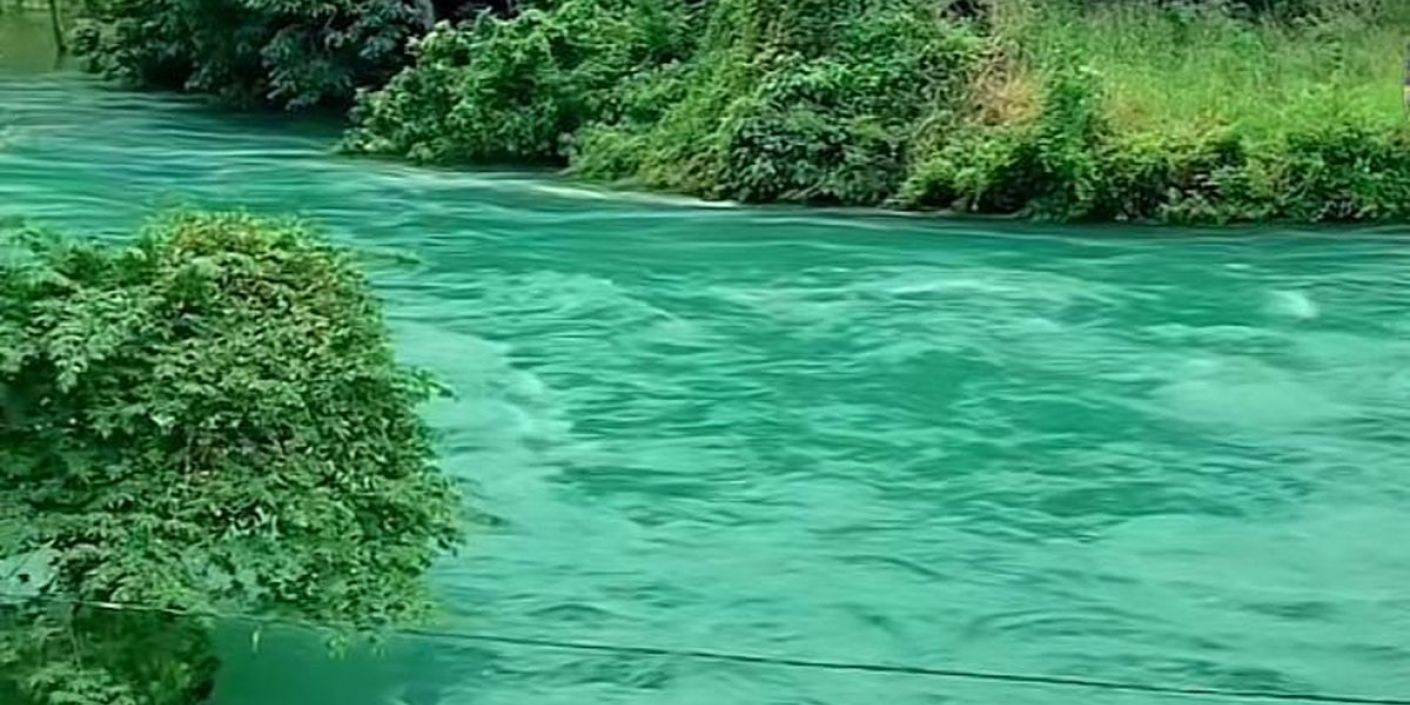 FOTO: Air Danau Singkarak (sumber: Kompas.com)