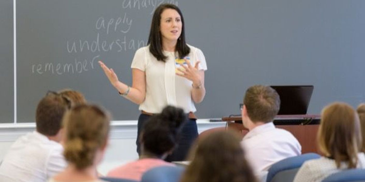 Teacher Teaching (Pinterest: Michael Sharapoff)